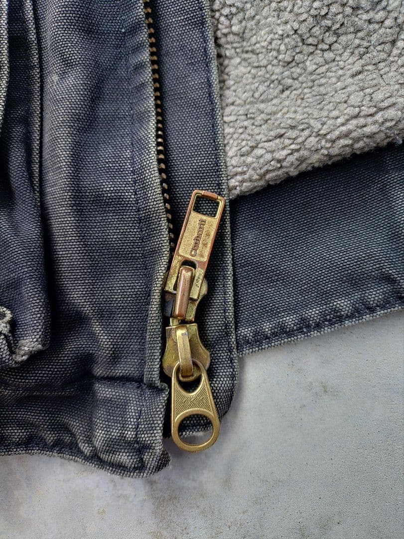 鬼フェード　carhartt ジャクソンコート　ミディアム　C95