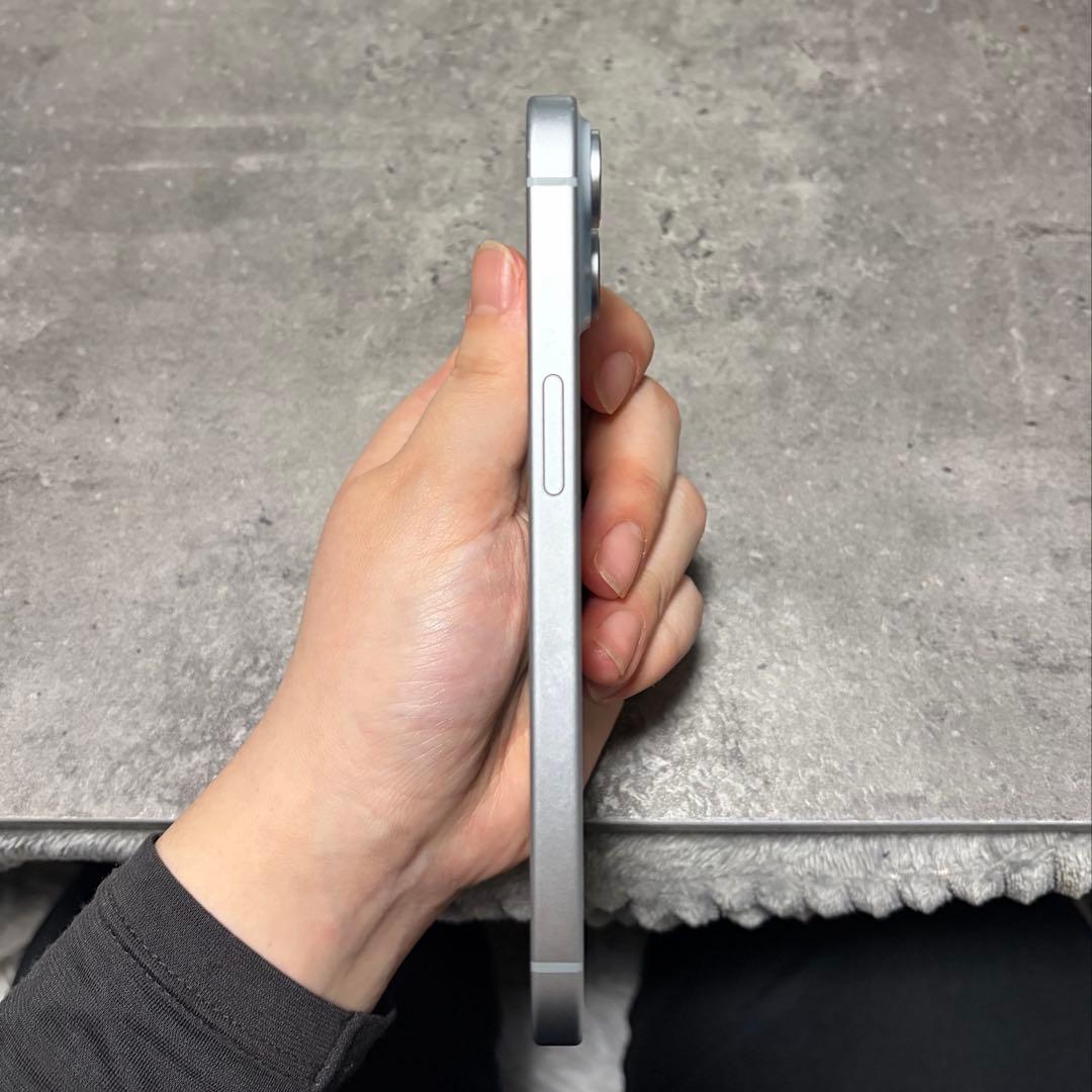 Apple iPhone 15 128GB ブルー