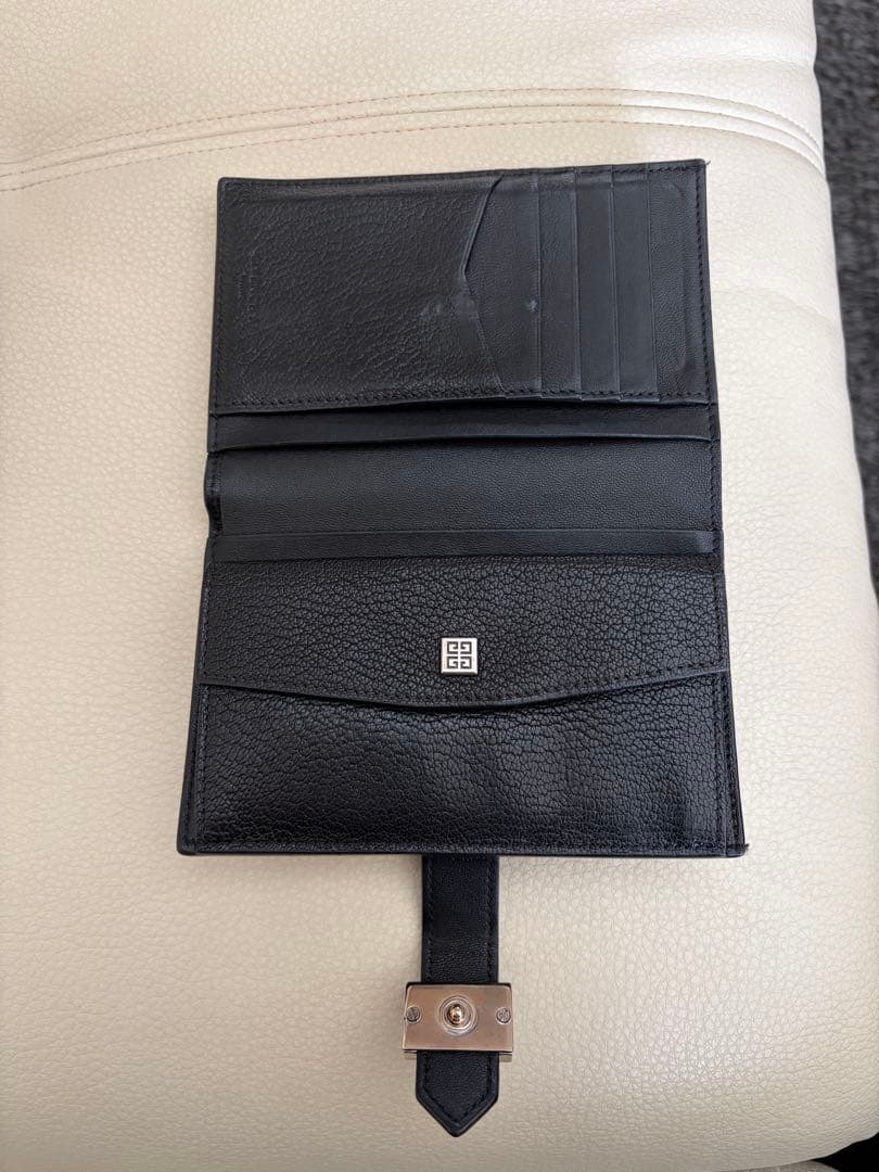 Givenchy 二つ折り財布 ブラック