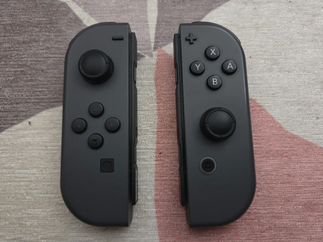 ニンテンドースイッチ　本体　Joy-Conグリップ、Joy-Conストラップ欠品