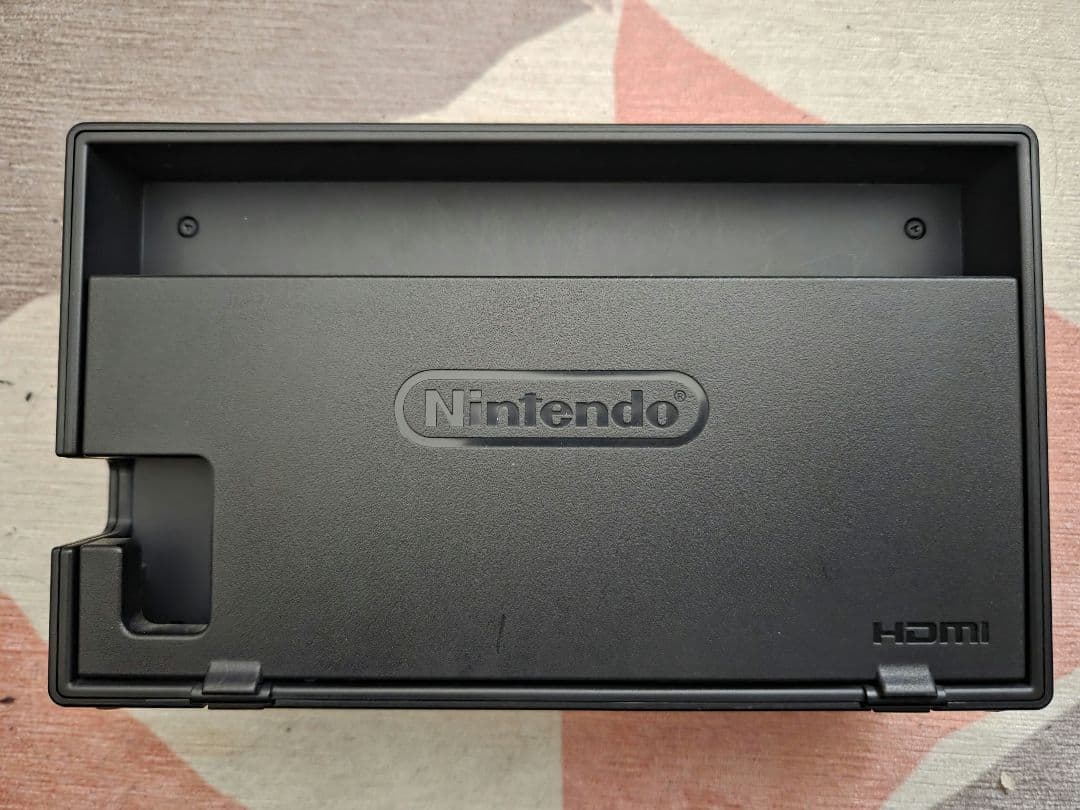 ニンテンドースイッチ　本体　Joy-Conグリップ、Joy-Conストラップ欠品