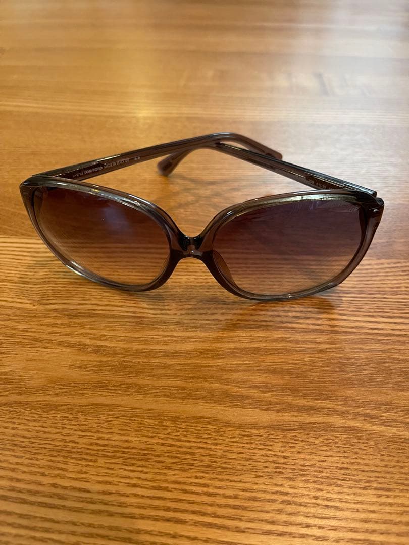 TOM FORD TF9260 グレー サングラス