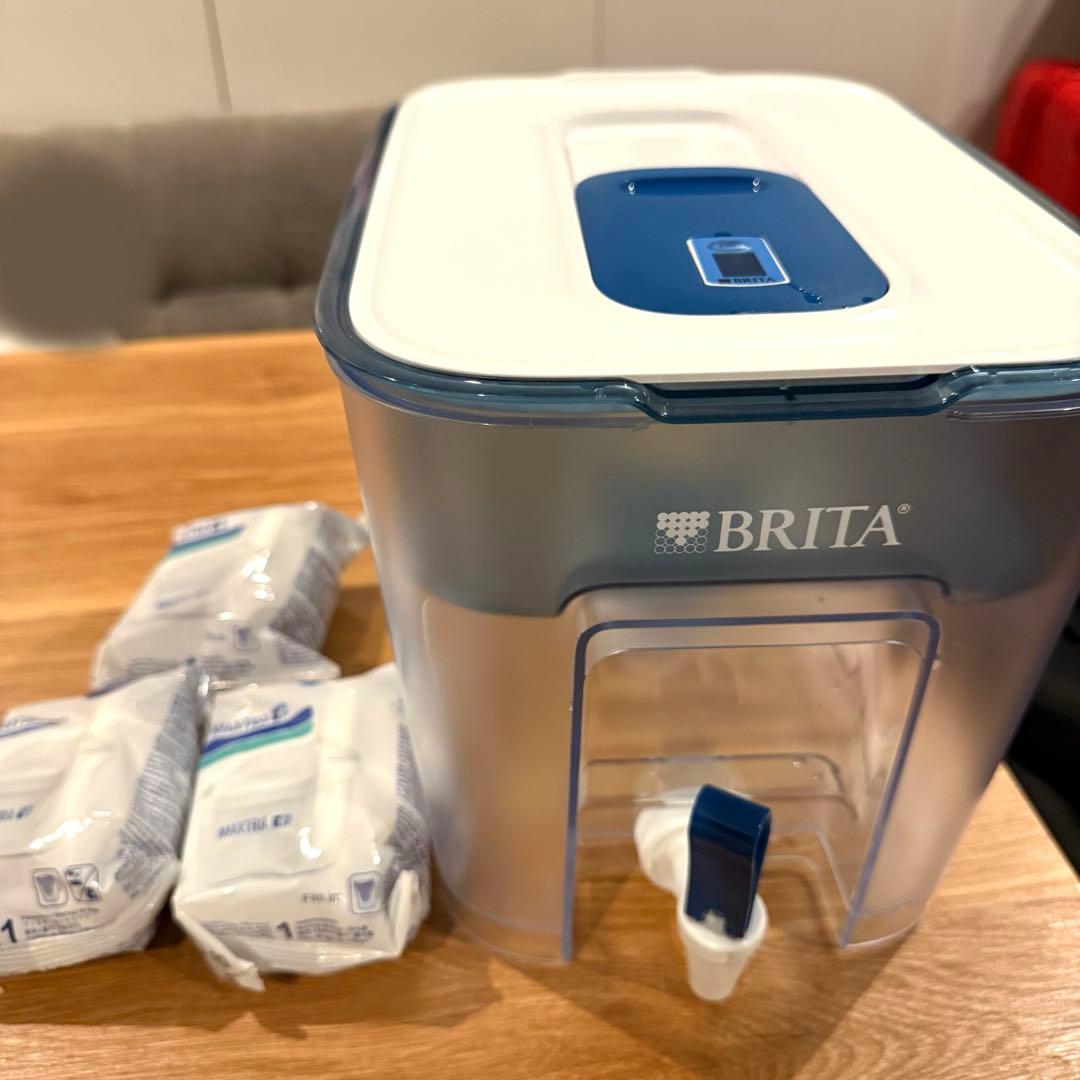 ブリタ BRITA Flow 4.85L タンク型浄水器 フィルター6個付き