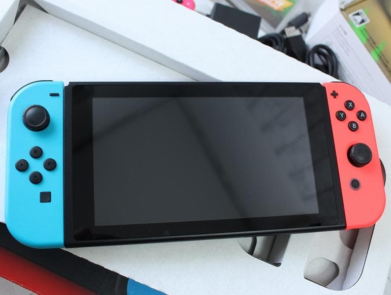 ニンテンドースイッチ ソフト3本 Joy-con4個付き