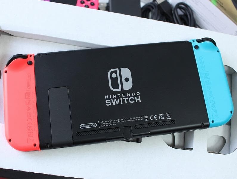 ニンテンドースイッチ ソフト3本 Joy-con4個付き