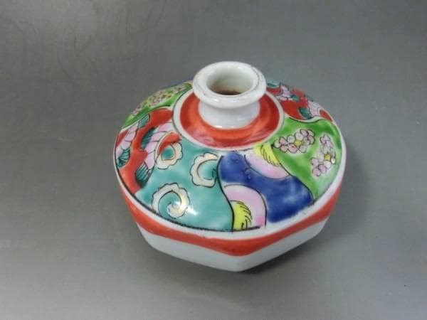 壷■赤絵油壷 花瓶 花器 一輪挿し 八角形 水滴 花唐草 捻子 時代物 骨董品■