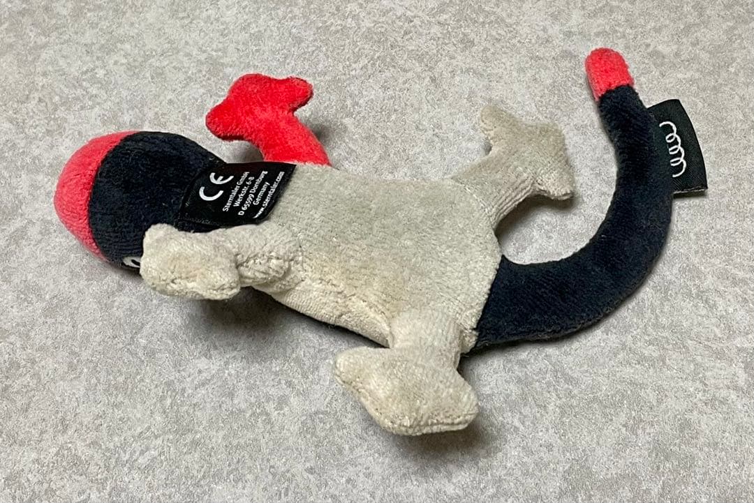 【希少】Audi ゲッコー ぬいぐるみ です