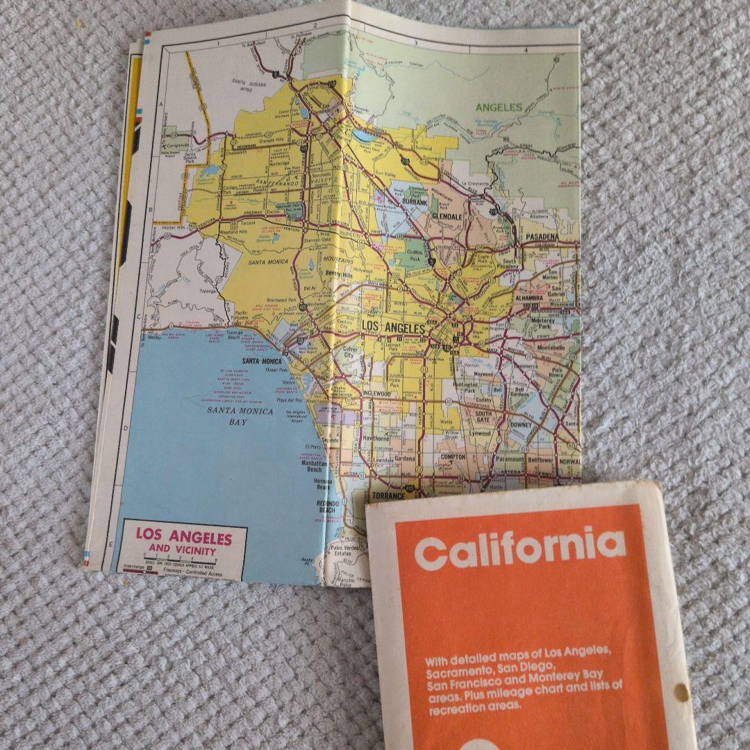 希少1978カリフォルニア州 地図と観光パン、缶バッジ