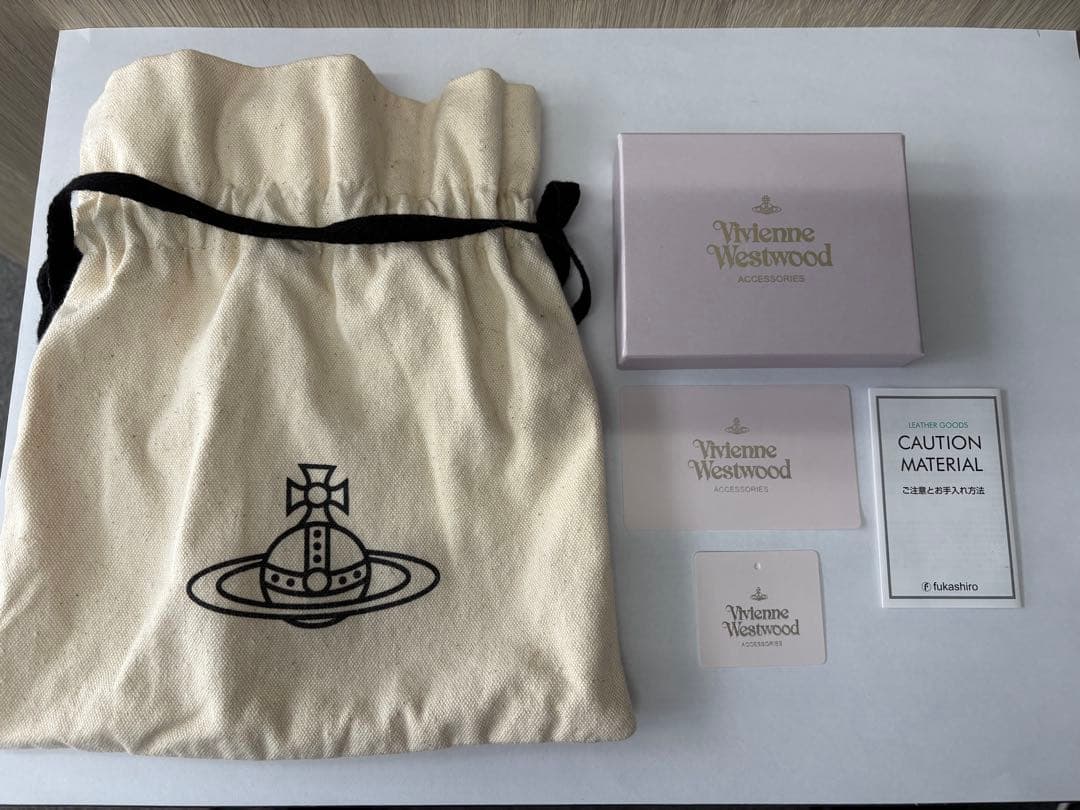 美品 Vivienne Westwood 三つ折財布 小銭入れあり