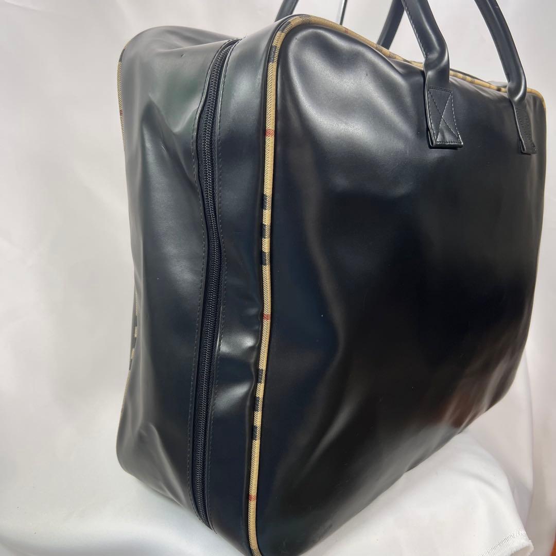 ✨旅行にビジネス最適✨BURBERRY黒い合成皮革バッグ