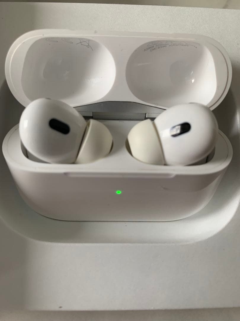 AirPods Pro 2 (USB-C) Kitsuneのケースつけます。