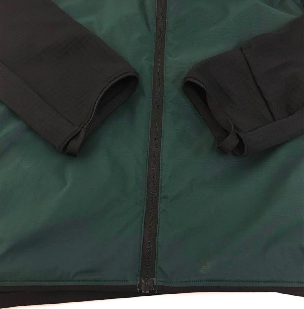 THE NORTH FACE アウターウェア ダークグリーン