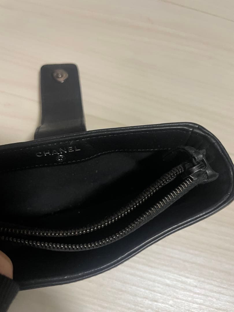 CHANEL ブラックレザー人気のラムスキン財布！美品！