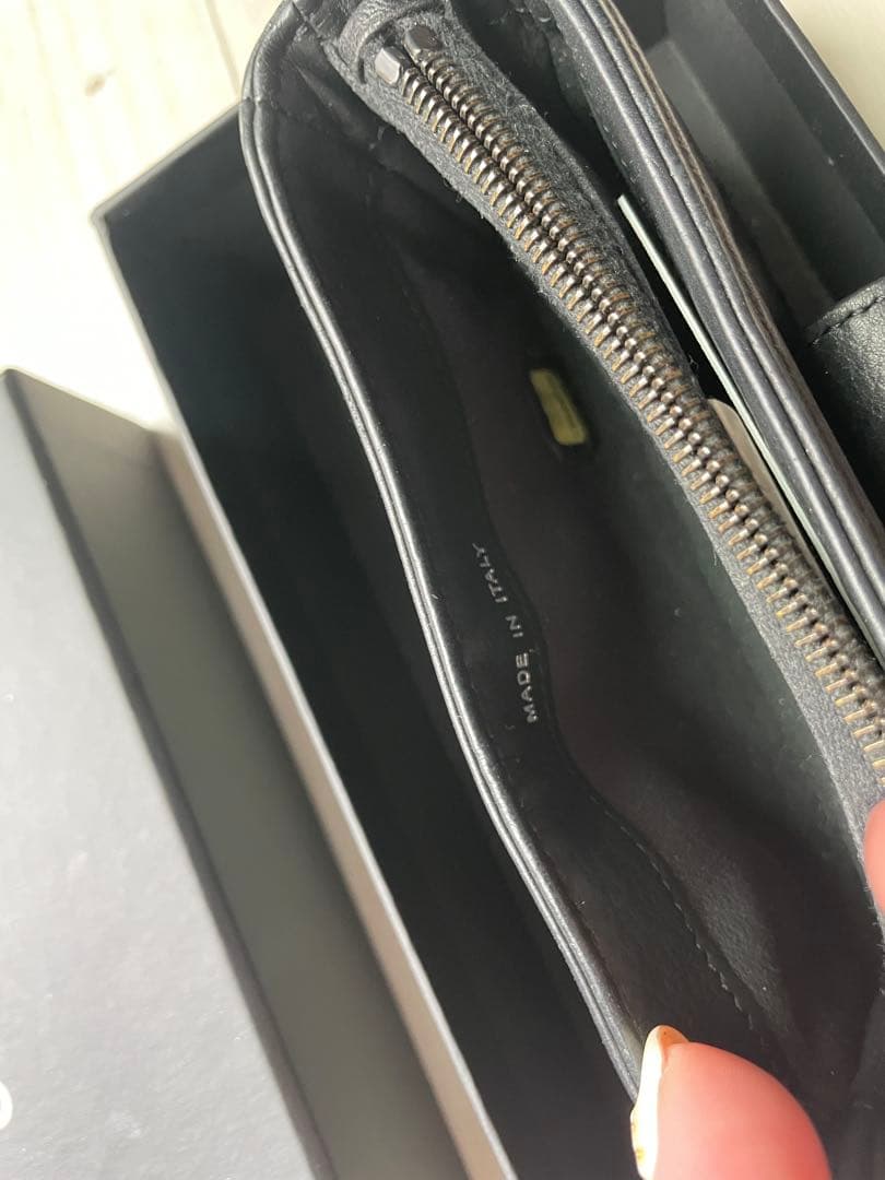 CHANEL ブラックレザー人気のラムスキン財布！美品！