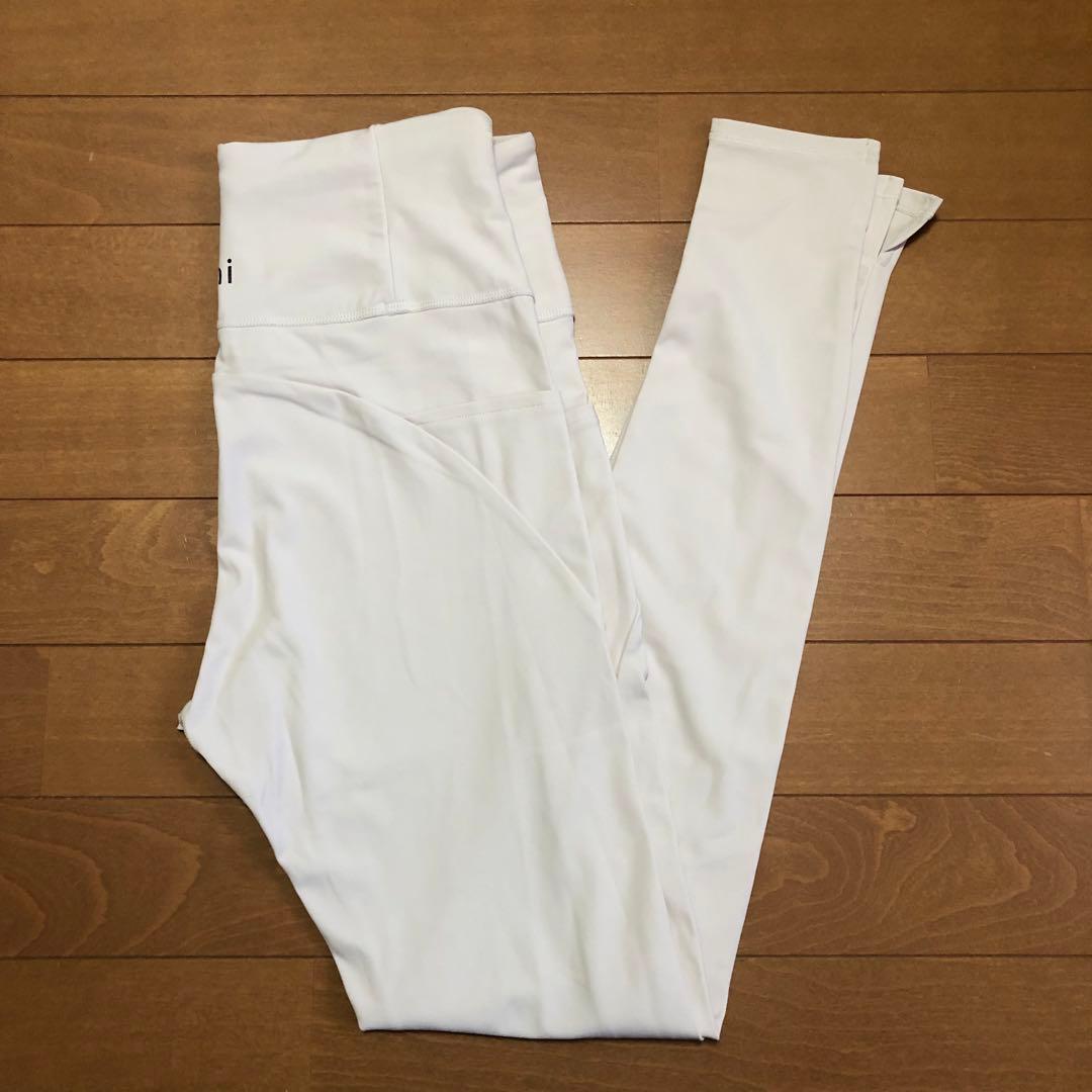 1サイズ☆【 emmi yoga 】サステナレッチレギンス ピンクベージュ