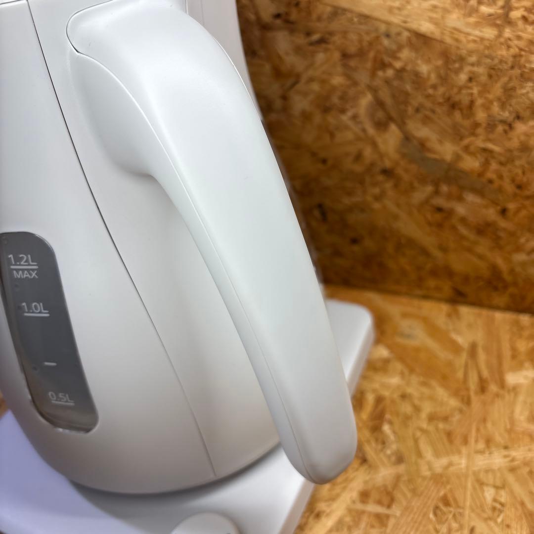 TIGER 温度調節機能付き電気ケトル 1.2L ホワイト PTV-A120