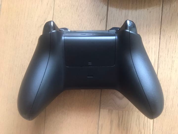 Xbox one ワイヤレスコントローラー 黒色　専用ケース付き