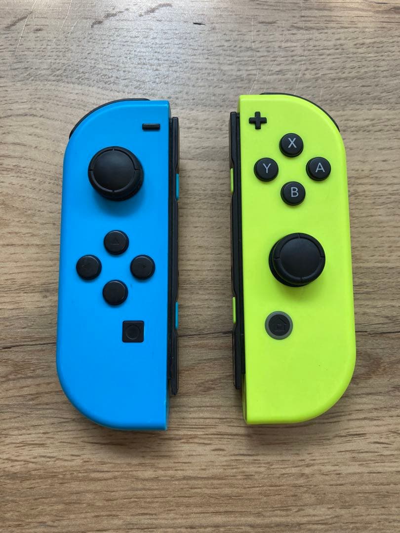Nintendo Switch ジョイコン 充電器つき 初期化ずみ 除菌ずみ