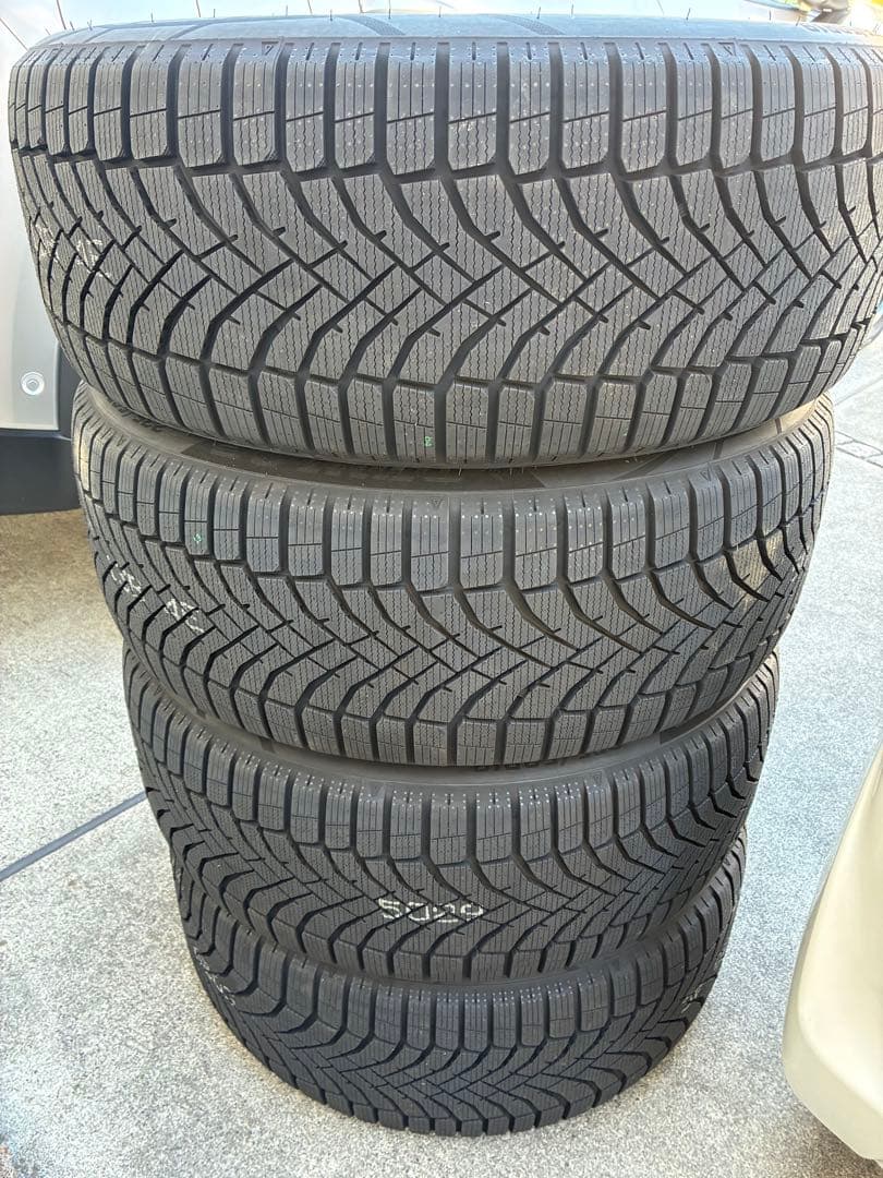 【新品】235/50R19 DUNLOPシンクロウェザー
