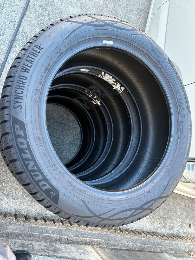 【新品】235/50R19 DUNLOPシンクロウェザー