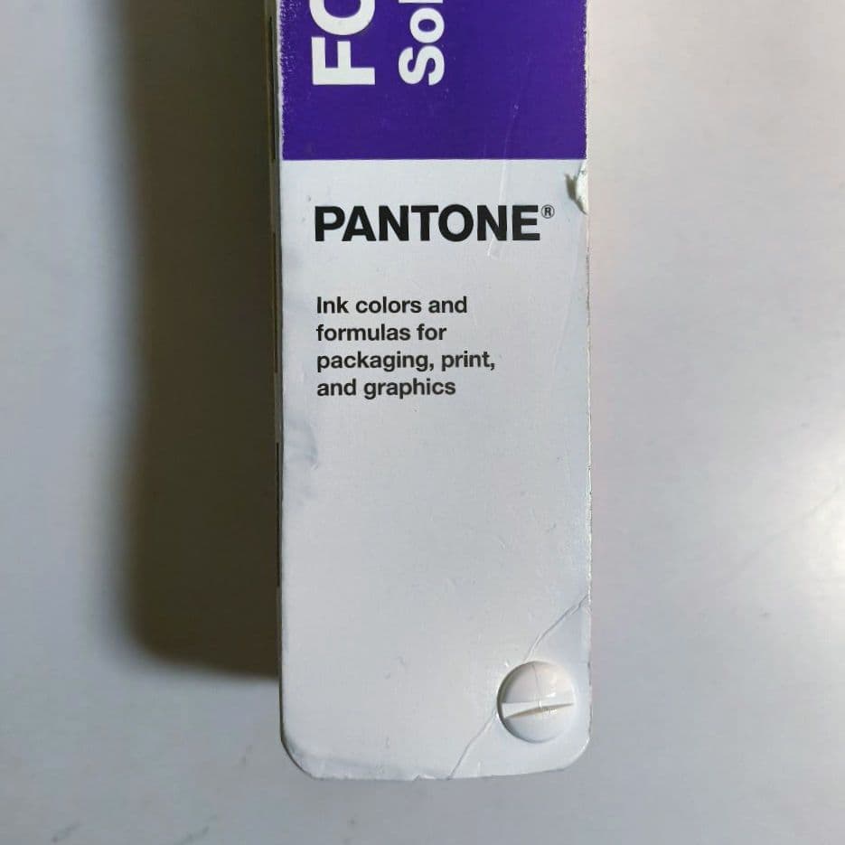 PANTONE Formula Guide Solid Coated 2019版