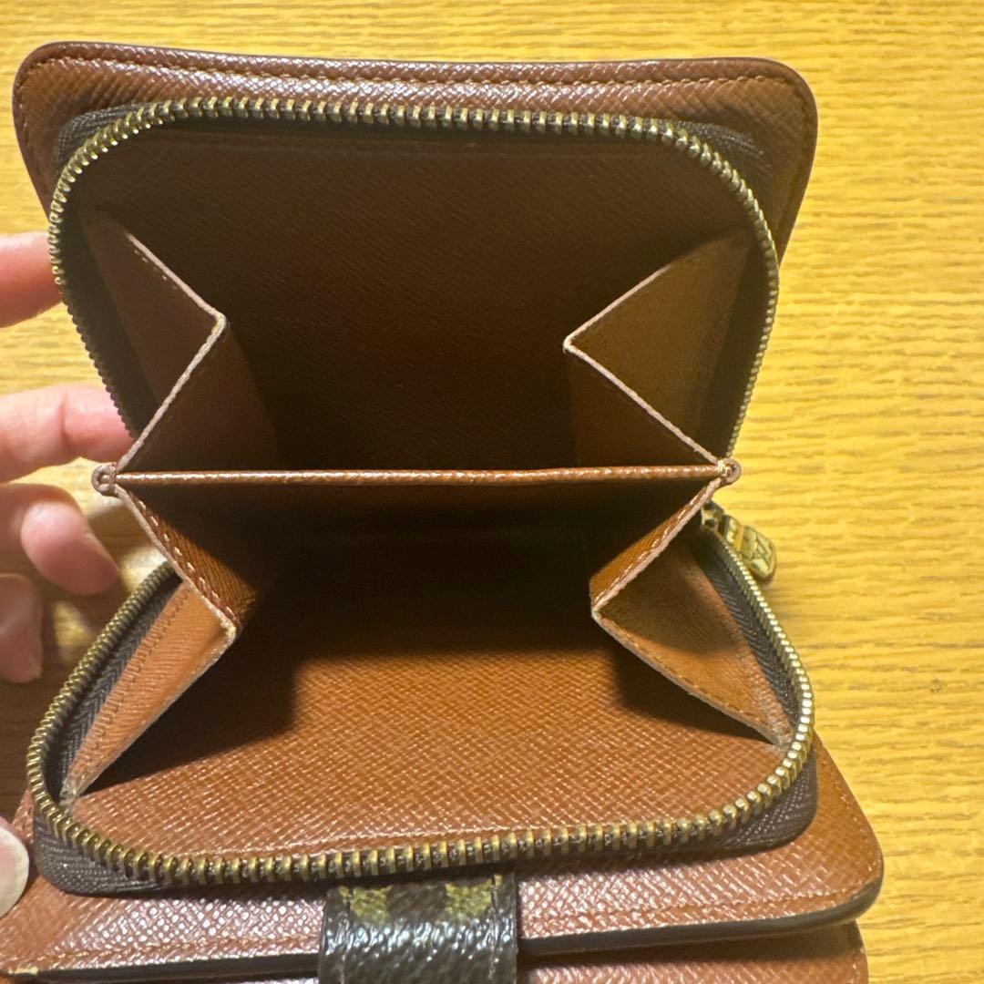 Louis Vuitton モノグラム　二つ折り財布