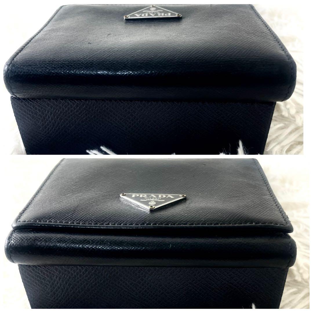プラダ　PRADA 三つ折り財布　サフィアーノ　ブラック　黒　レザー