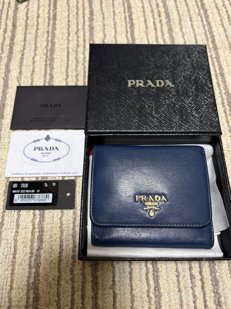 PRADA ネイビー 三つ折り財布【正規品】