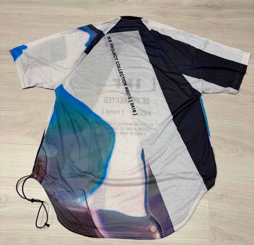 アイケーイー　GRAPHIC OVERSIZE ROUND T-SHIRT
