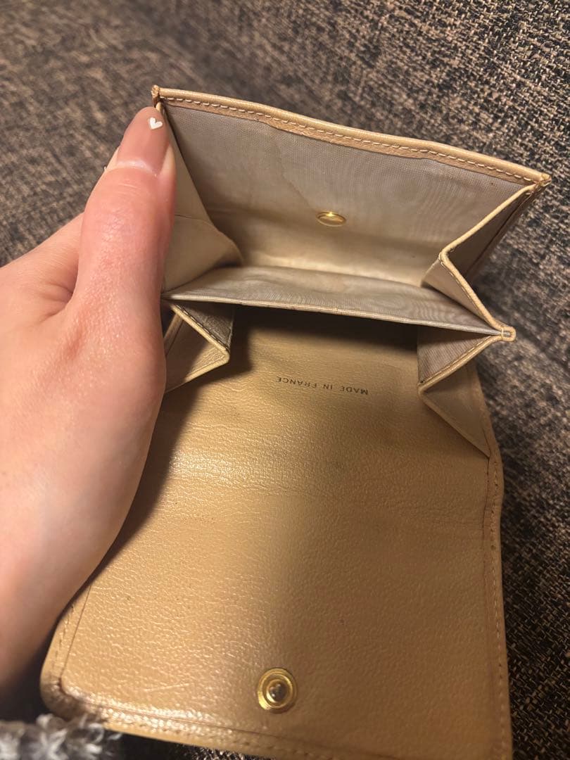 CHANEL ベージュ 三つ折り財布