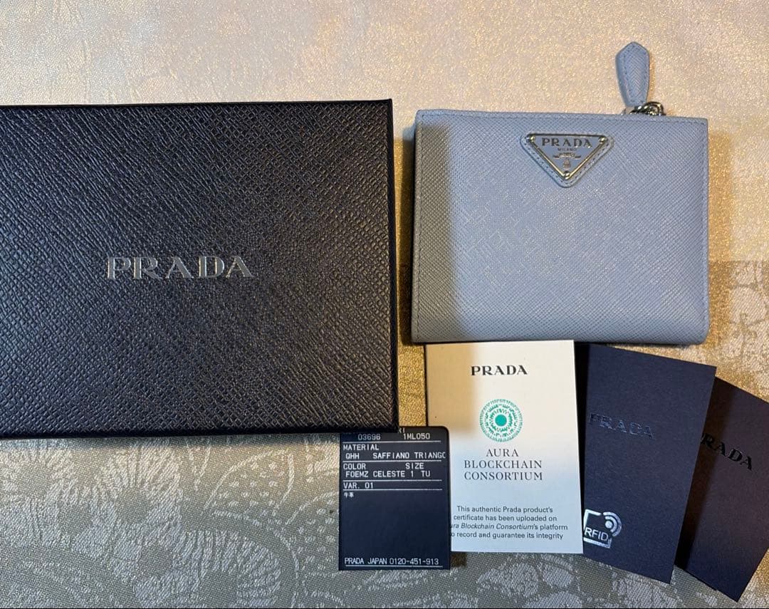 PRADA サフィアーノトライアングル ロゴ コンパクトウォレット