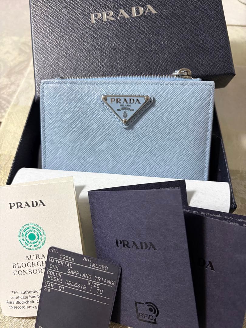 PRADA サフィアーノトライアングル ロゴ コンパクトウォレット
