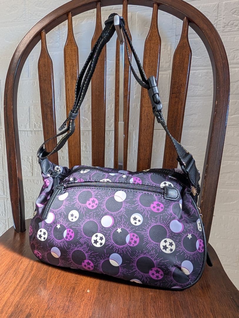 美品✨️ANASUI ボディバック バタフライチャーム 星柄 ショルダーバッグ
