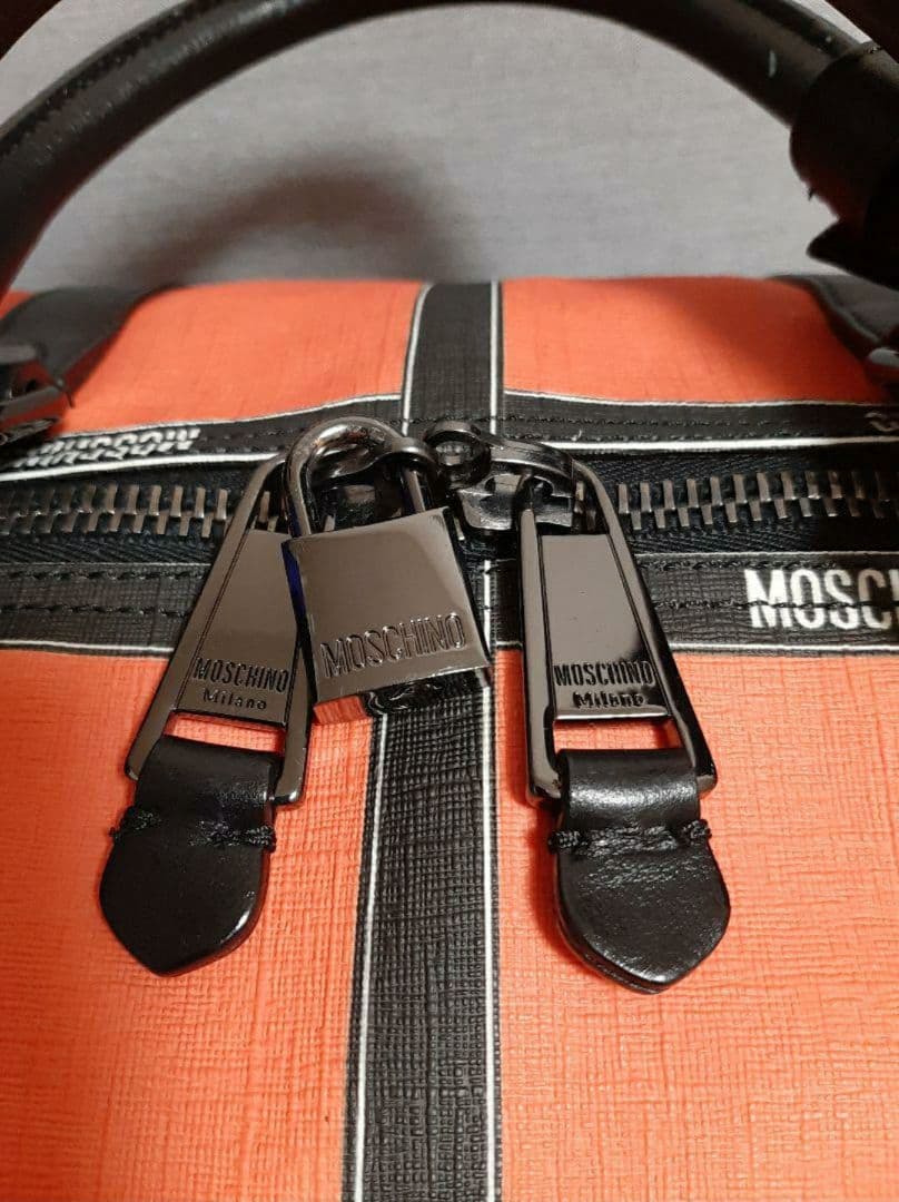 MOSCHINO モスキーノ 旅行バッグ ボストンバッグ オレンジ