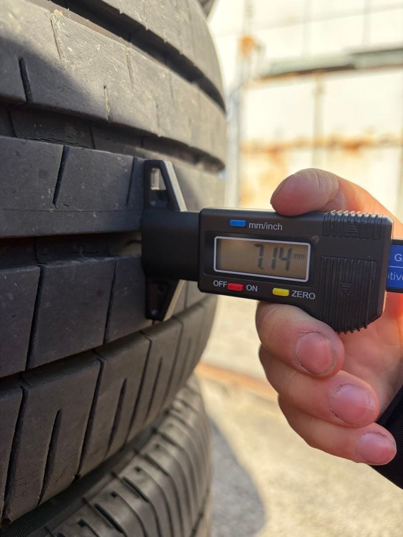 値下げ！23年製 ダンロップ 235/50R18 バリ溝 4本