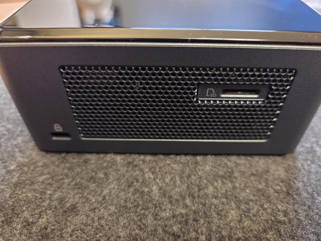 ミニPC Intel NUC8i5BEH/32GB/500GB/Win10