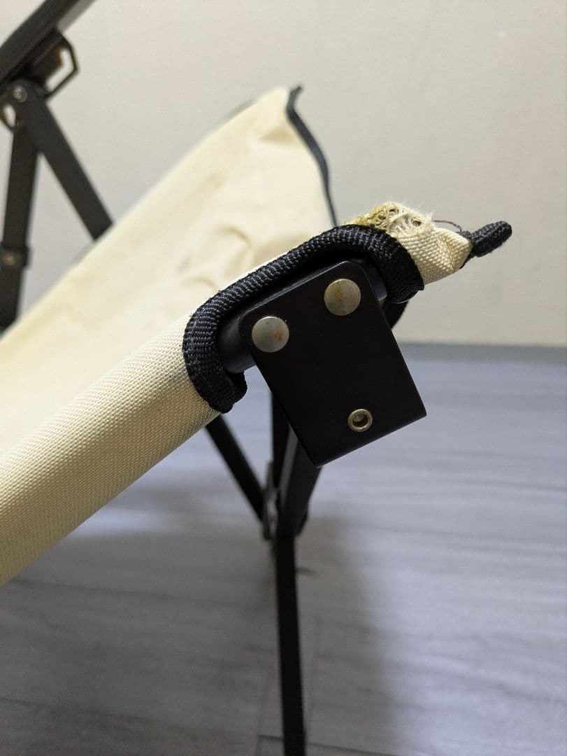 ナベページです。Coleman レイチェアー　 ベージュ