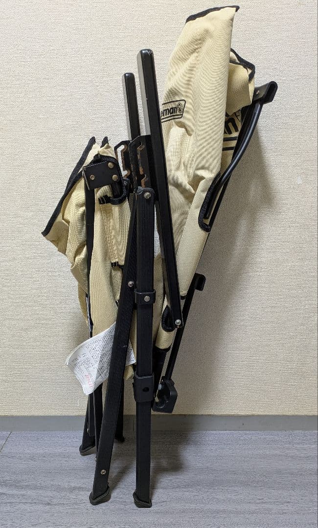 ナベページです。Coleman レイチェアー　 ベージュ