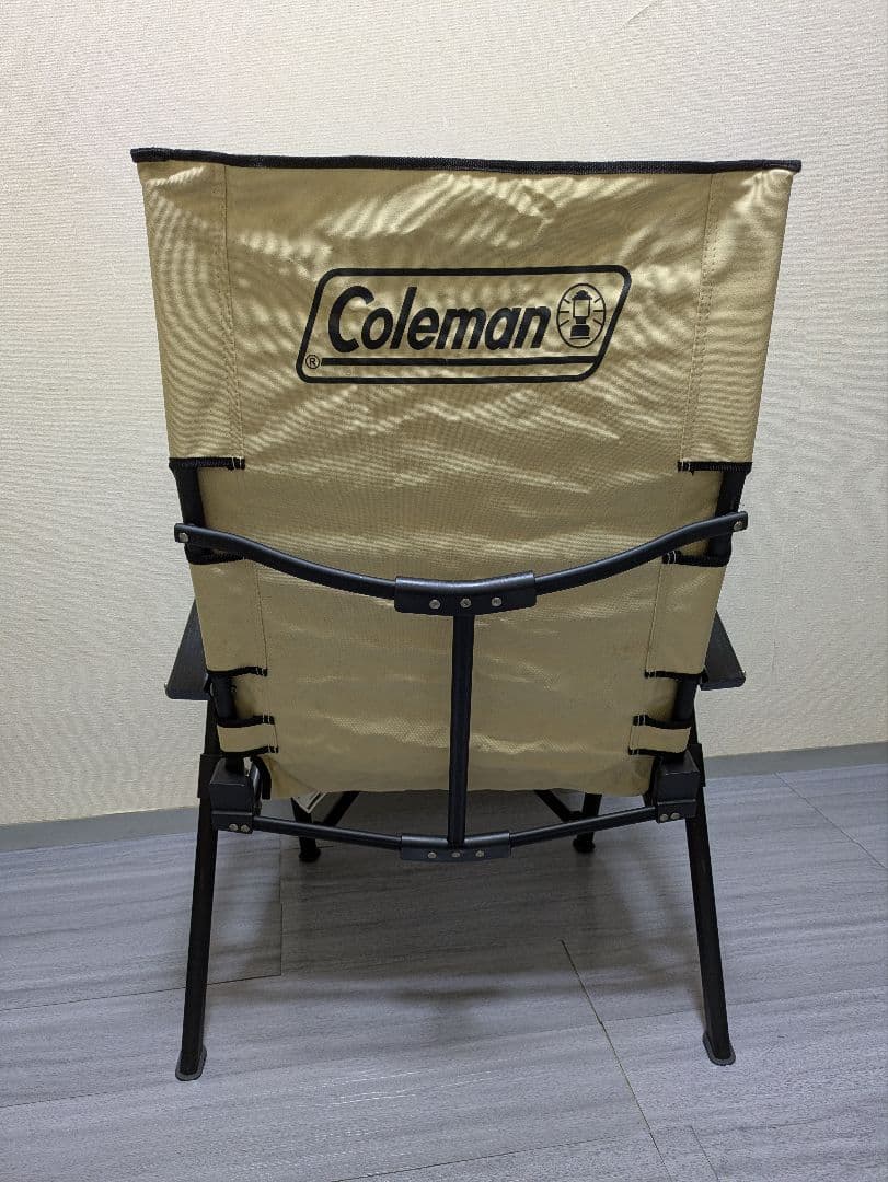 ナベページです。Coleman レイチェアー　 ベージュ