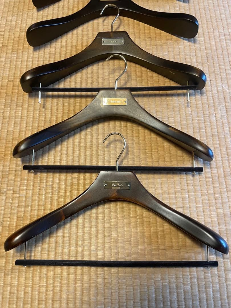 トムフォード　木製ハンガー 6本セット