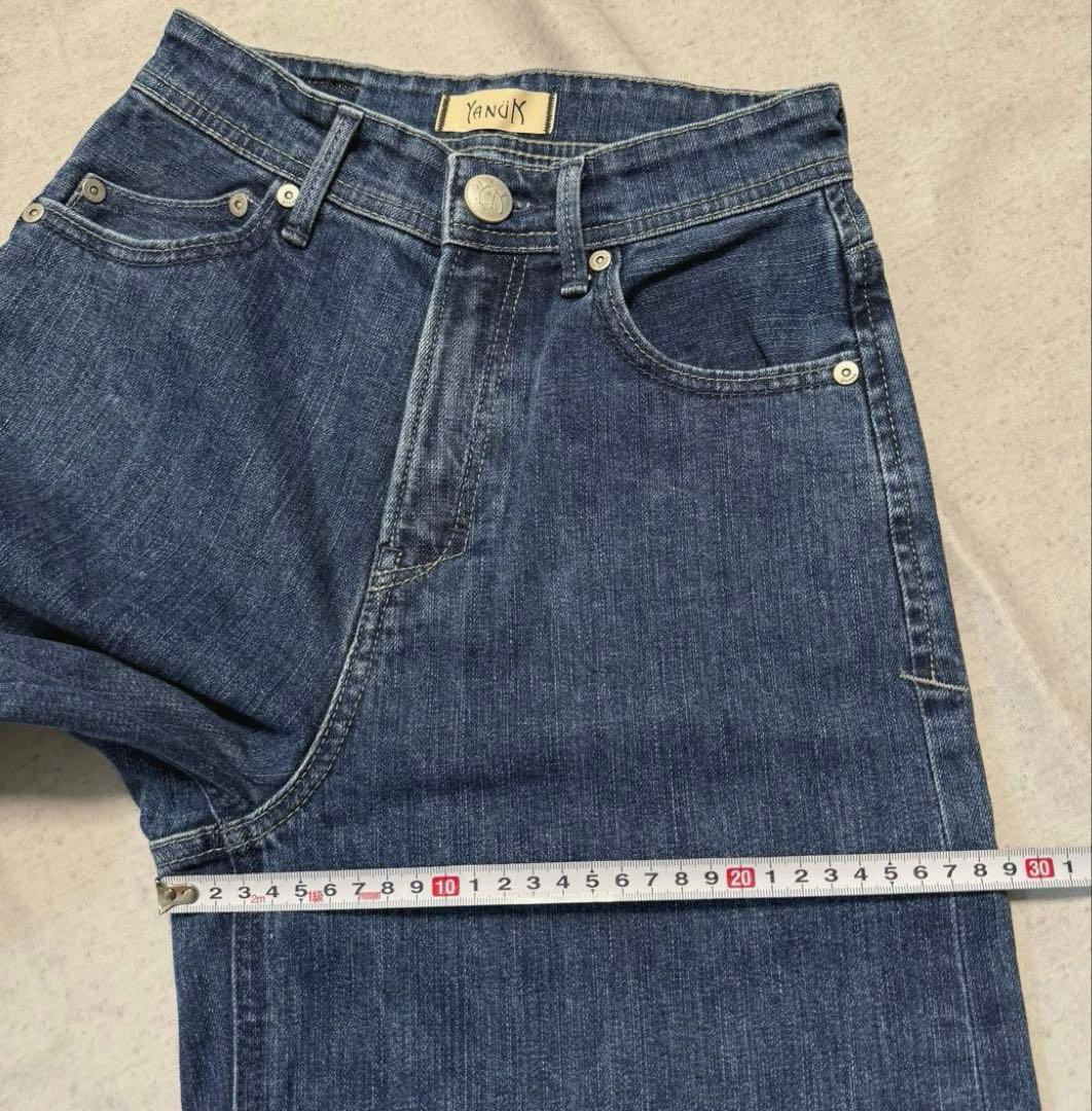 YANUK ワイドフレア デニムパンツ 23 レザーパッチ カットオフ ブルー