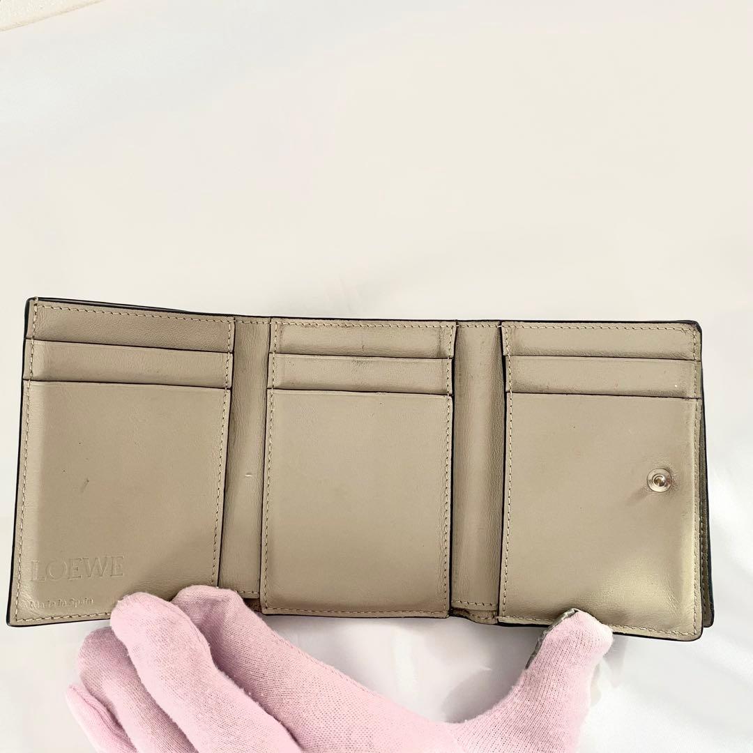 ‪LOEWE ロエベ 三つ折り財布 トライフィールド ローズマリー