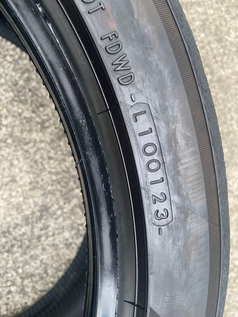 ①ヨコハマADVAN NEOVA 265/35R18 2本セット※4本あります。