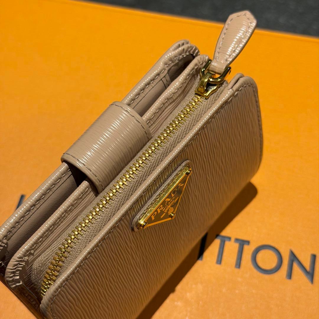 【正規品】PRADA プラダ 2つ折り 財布 ウォレット ピンクベージュ レザー