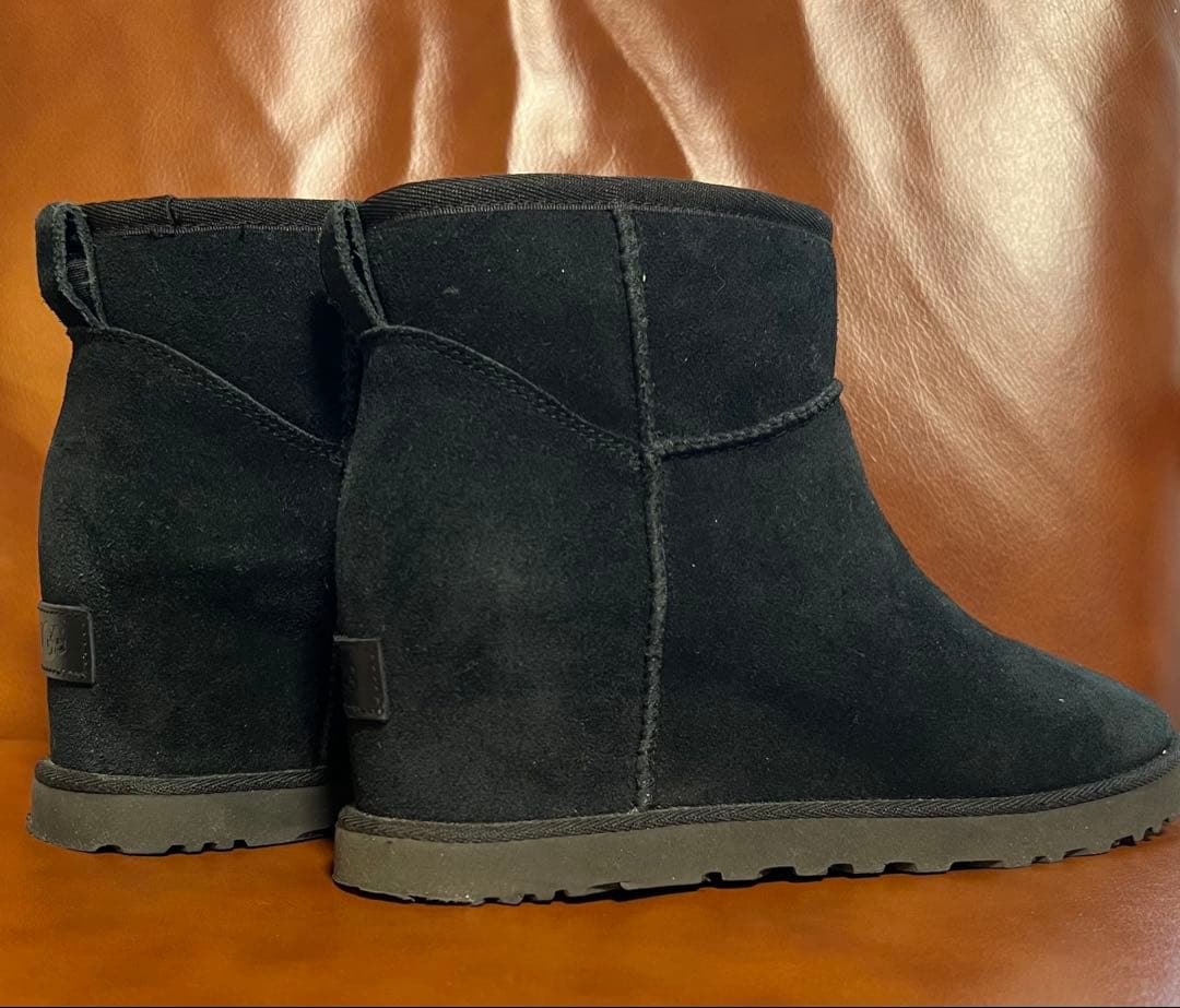UGG ブラック ムートンブーツ8 Wclassic FEMME MINI