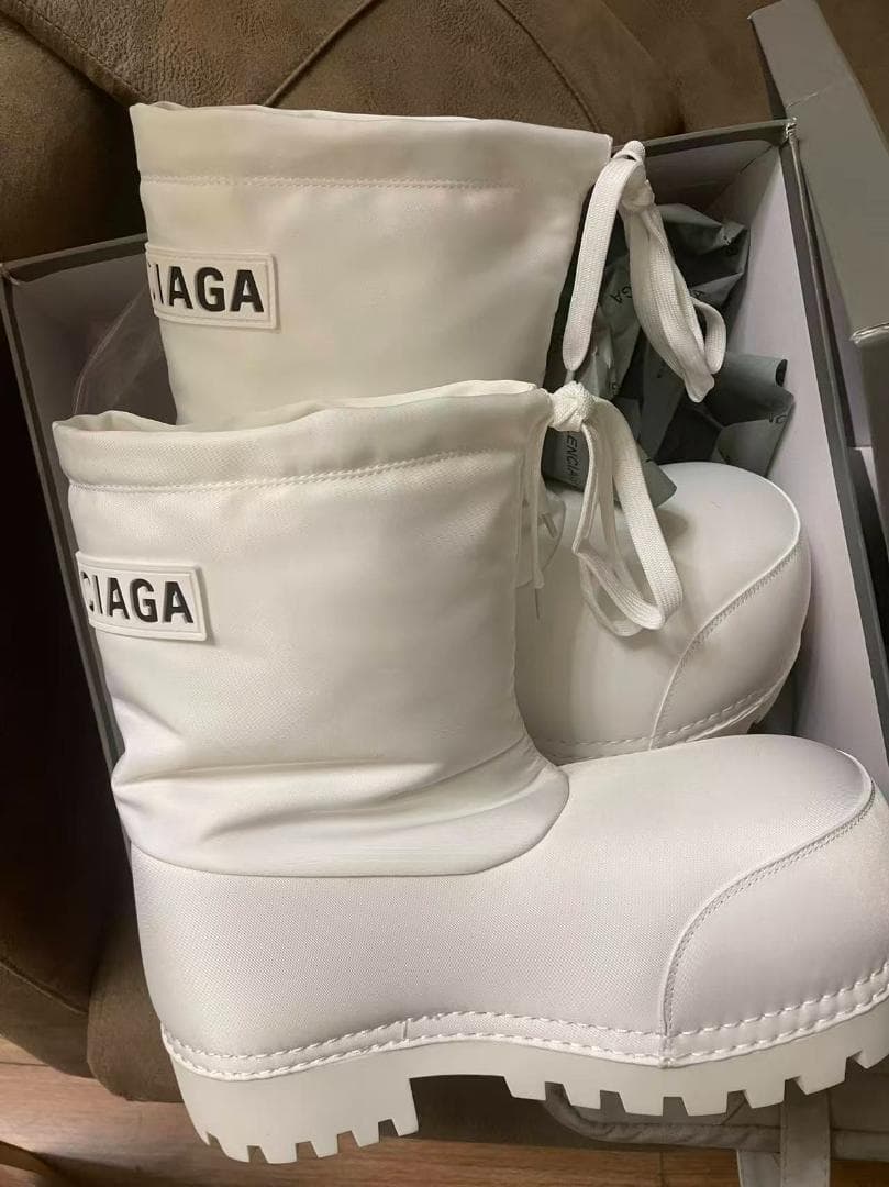 BALENCIAGA ホワイト ロングブーツ