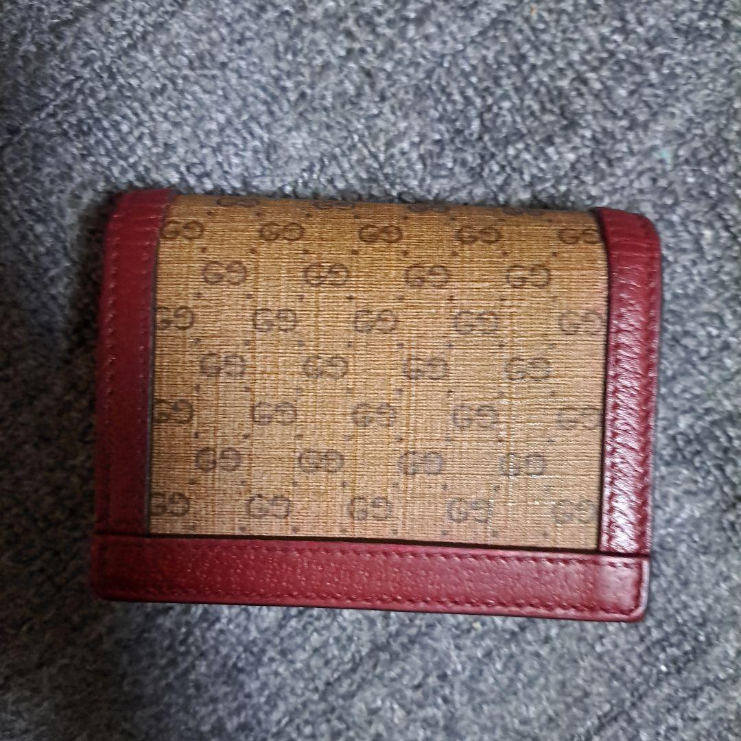 空*！様 GUCCI２つ折り財布