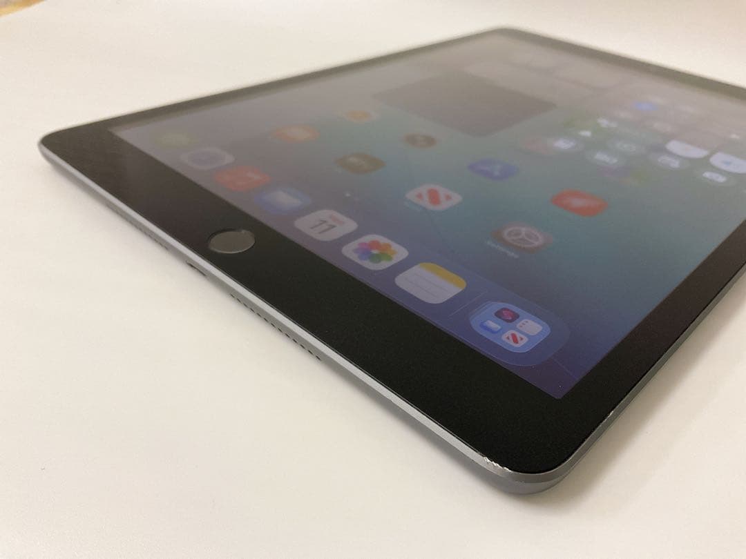 【BT87％】iPad 第8世代 32GB Wifiモデル スペースグレイ