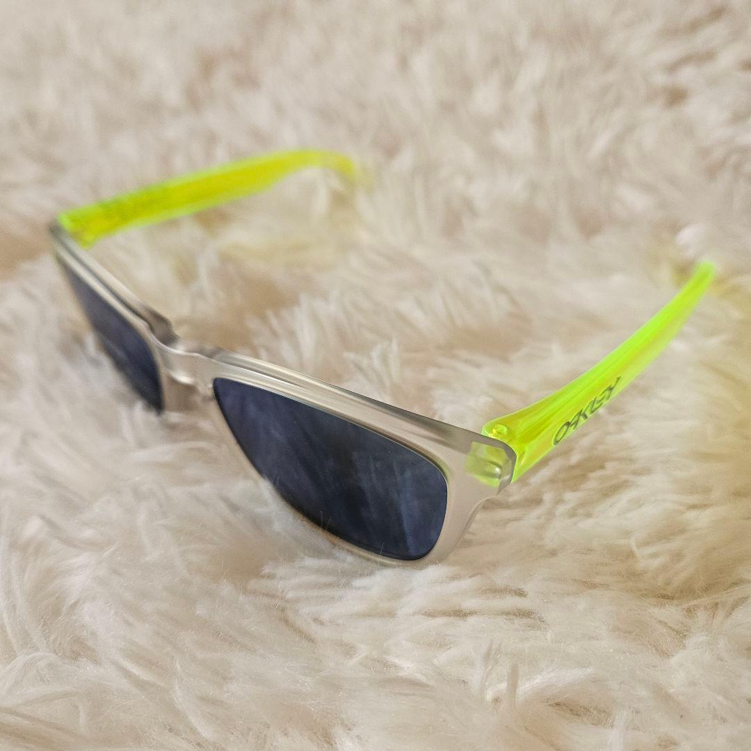 【美品】オークリー サングラス Frogskins OO9245-5354