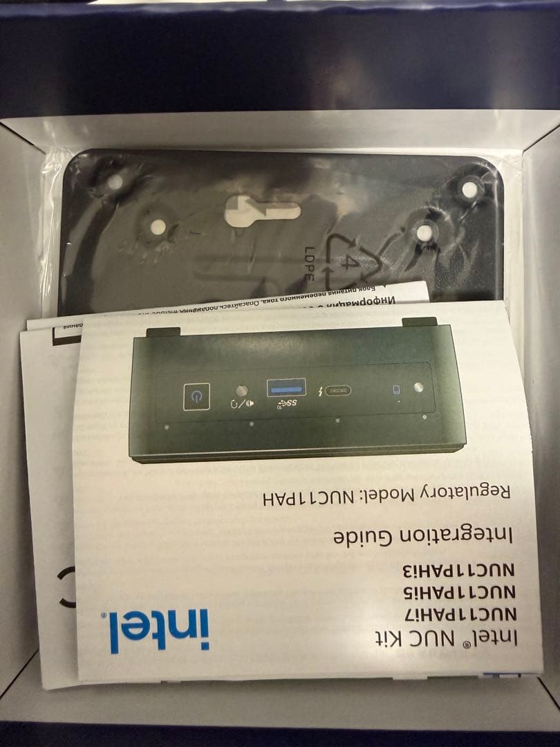 Intel NUC 11 i3 ミニPC NUC11PAHi3